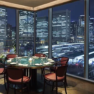 Four Seasons At Marunouchi Hotel